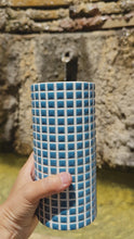 Load and play video in Gallery viewer, Vase bleu mosaïque Artyana Aix en Provence 
