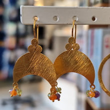 Charger l'image dans la galerie, Boucles d'oreilles Lina - Dome et perlettes
