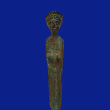 Load image into Gallery viewer, Bronze étrusque Divinité féminine
