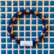 Load image into Gallery viewer, Bracelet en perles du Népal - Violet
