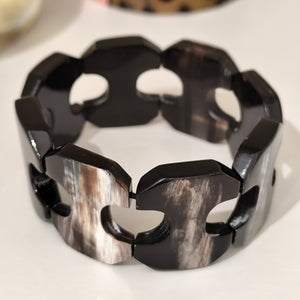 Bracelets manchettes laqués