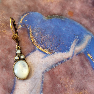 Boucles d'oreilles nacre anciennes Aix en Provence 