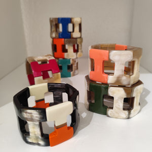 Bracelets manchettes laqués