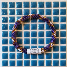 Load image into Gallery viewer, Bracelet en perles du Népal - Violet
