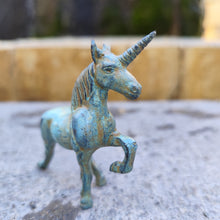 Load image into Gallery viewer, Licornes bronze
