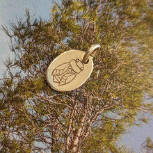 Load image into Gallery viewer, Mini Pendentif  Gravure Montagne Sainte Victoire

