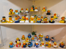 Load image into Gallery viewer, Canard Hockey sur glace
