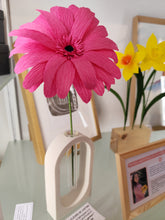 Load image into Gallery viewer, Gerbera - Les fleurs de Justine
