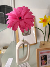 Load image into Gallery viewer, Gerbera - Les fleurs de Justine
