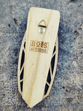 Load image into Gallery viewer, Cigale stylisée en bois
