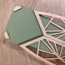 Load image into Gallery viewer, Cigale stylisée en bois
