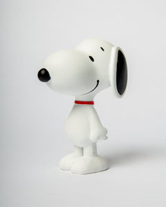 Snoopy debout blanc
