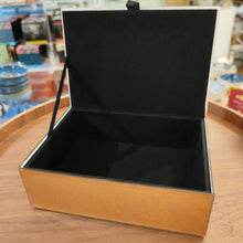 Charger l&#39;image dans la galerie, Boîte en verre
