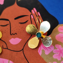 Charger l'image dans la galerie, Boucles d'oreilles Lina - Fleurettes
