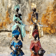 Charger l'image dans la galerie, Petit bronze africain assis
