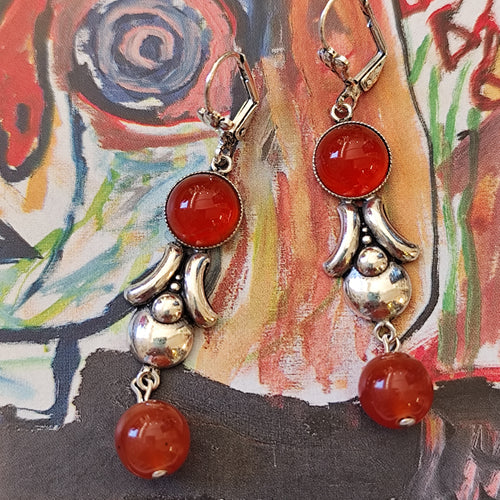 Boucles d'oreilles rouges inspiration bijoux anciens Artyana Aix en Provence 