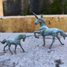 Load image into Gallery viewer, Licornes bronze
