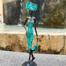 Charger l&#39;image dans la galerie, Femme bronze - 26 cm
