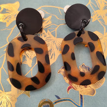 Load image into Gallery viewer, CLIPS boucles d'oreilles laquées

