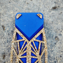 Load image into Gallery viewer, Cigale stylisée en bois
