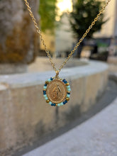 Load image into Gallery viewer, Colliers Médaille miraculeuse Palas - Perles fantaisie
