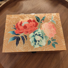 Charger l&#39;image dans la galerie, Boîte en verre
