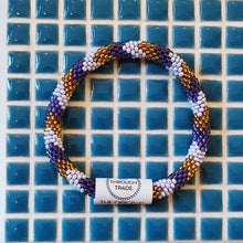 Load image into Gallery viewer, Bracelet en perles du Népal - Violet
