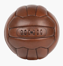 Charger l&#39;image dans la galerie, Ballon de Foot vintage 1950
