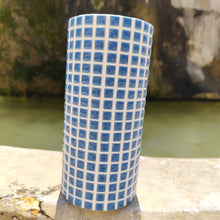 Load image into Gallery viewer, Vase bleu Façonnette Artyana Aix en Provence 
