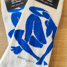 Load image into Gallery viewer, Chaussettes Matisse, Nu bleu IV
