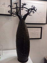 Charger l&#39;image dans la galerie, Baobab bombé
